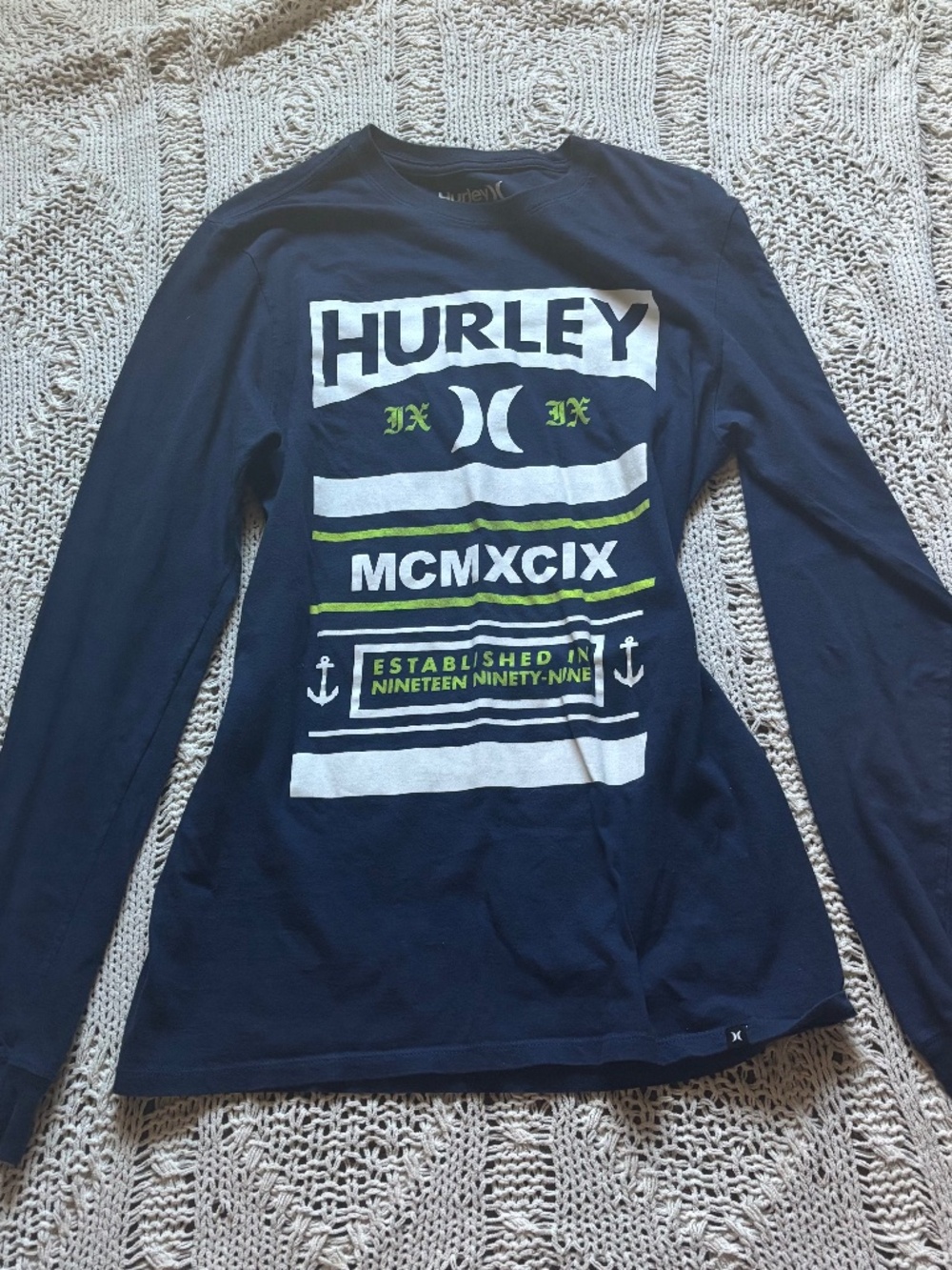 Hurley 1999 logo graphic long sleeve navy shirt tee round crew neck blue casual